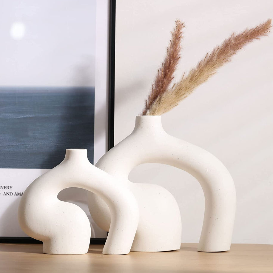 אגרטל מקרמיקה בעיצוב מודרני לבן סט 2 ואזות