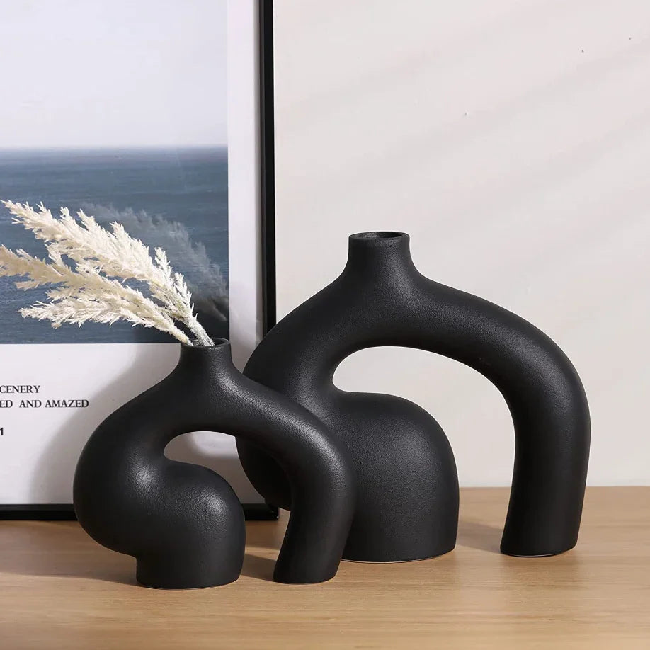 אגרטל מקרמיקה בעיצוב מודרני שחור סט 2 ואזות